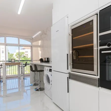 Houze_lovely Flat With Swimming Pool! Apartment *